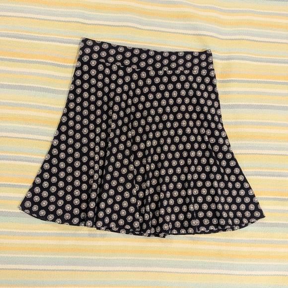 ⭐ Ann Taylor LOFT Navy Flower Print Knit Skirt Size MP Medium Petite - Picture 1 of 8